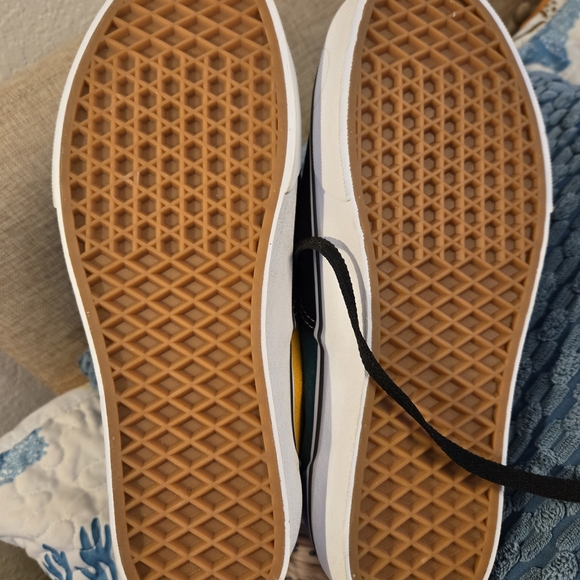 Vans Multicolor Men's Sneakers Size 8 Men's or Size 9.5 Women's - Picture 6 of 6